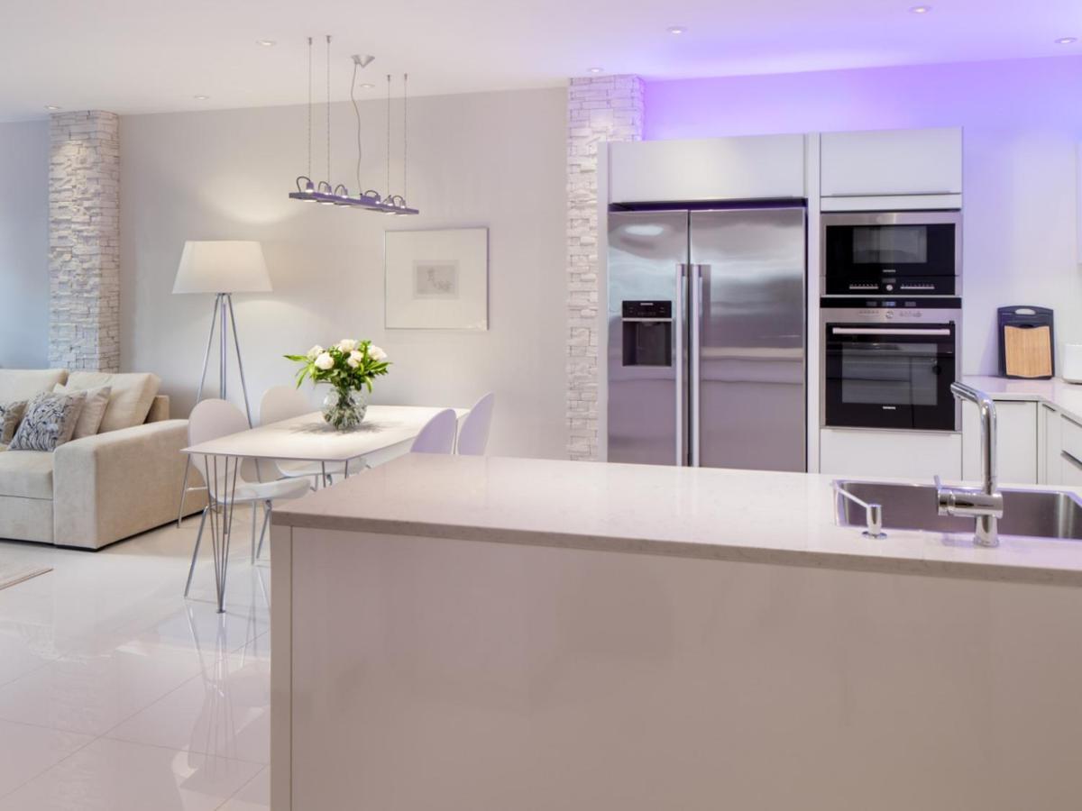 Modern 1 Bedroom Apartment, With Sea Views, In Andalucia Del Mar - Puerto Banus Appartement *